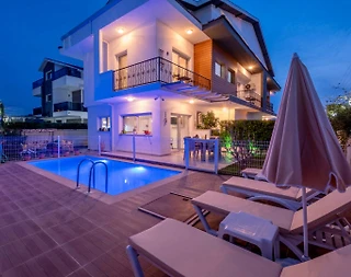 Fethiye Akarca'da Kalabalık Ailelere Uygun, Özel Havuzlu, Şık Villa - 1