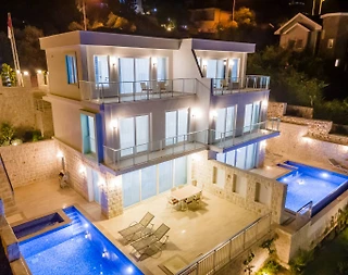 Kaş Çukurbağ'da Sakin Konumda, Özel Havuzlu, 3+1 Villa - 1
