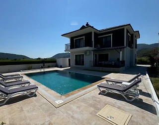 Ortaca Güzelyurt'ta Sakin Konumda, Özel Havuzlu, Lüks Villa - 2