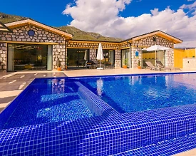 Kaş Hacıoğlan'da Doğanın Kalbinde, Özel Havuzlu, Kiralık Taş Villa - 2