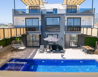 Antalya Kaş'ta Doğa ile İç İçe, Özel Havuzlu, Jakuzili, Lüks Villa - 2