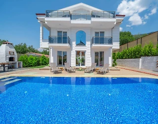 Fethiye Ölüdeniz'de Geniş Ailelere Uygun, Özel Havuzlu, 3+1 Villa - 1