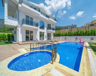 Fethiye Ölüdeniz'de Geniş Ailelere Uygun, Özel Havuzlu, 3+1 Villa - 2