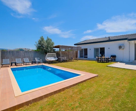 Muğla Fethiye'de Enfes Doğada, Özel Havuzlu, 3+1 Villa - 1