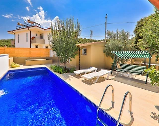 Kaş Andifli'de Aile Konaklamasına Uygun, Özel Havuzlu, Şık Villa - 3