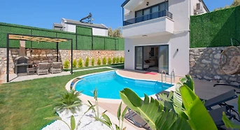 In the Nature in Fethiye Karaağaç: A Villa with a Private Pool