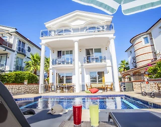 Fethiye Foça'da Kalabalık Ailelere Uygun, Özel Havuzlu, Şık Villa - 4