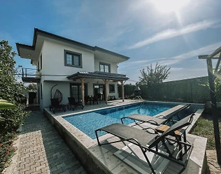 Muğla Seydikemer'de Erişilebilir Konumda, Özel Havuzlu, Konforlu Villa - 1
