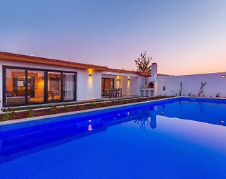 Fethiye Ölüdeniz'de Çekirdek Ailelere Uygun, Özel Havuzlu, Kiralık Villa - 1