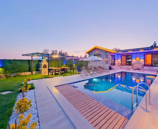 Muğla Seydikemer'de Sessiz Konumda, Özel Havuzlu, Taş Villa - 1
