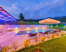 Muğla Seydikemer'de Sessiz Konumda, Özel Havuzlu, Taş Villa - 3