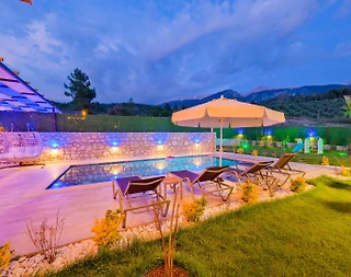 Muğla Seydikemer'de Sessiz Konumda, Özel Havuzlu, Taş Villa - 3