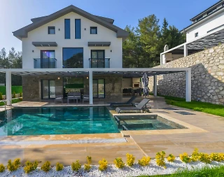 Fethiye Ölüdeniz'de Geniş Ailelere Uygun, Özel Havuzlu, Ferah Villa - 1