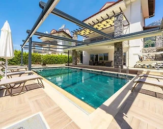 Fethiye Ölüdeniz'de Yemyeşil Bahçeli, Özel Havuzlu, 5+1 Villa - 1