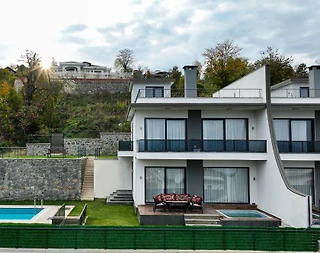 Sapanca Güldibi'nde Doğayla İç İçe, Isıtmalı Havuzlu, 3+1, Kiralık Villa - 1