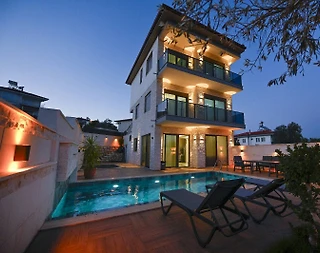 Antalya Demre'de Doğa İçerisinde, Deniz Manzaralı, Konforlu Villa - 3