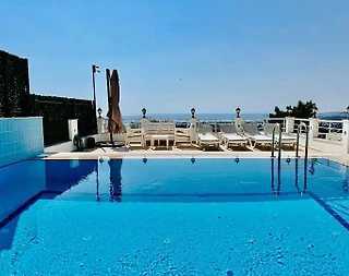 Kuşadası Karaova'da Deniz Manzaralı, Özel Havuzlu, Kiralık Villa - 3