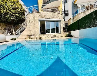 Kuşadası Karaova'da Deniz Manzaralı, Özel Havuzlu, Kiralık Villa - 2