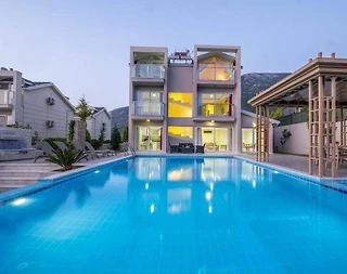Fethiye Ölüdeniz'de Geniş Bahçeli, Özel Havuzlu, Kiralık Villa - 1