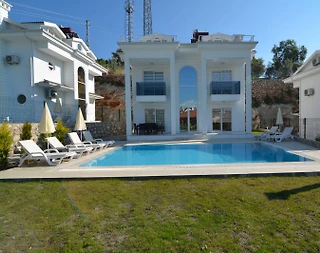 Fethiye Ölüdeniz'de Modern Tasarımlı, Özel Havuzlu, 8 Kişilik Villa - 2