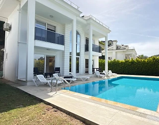 Fethiye Ölüdeniz'de Sakin Konumda, Özel Havuzlu, 4+1 Villa - 1