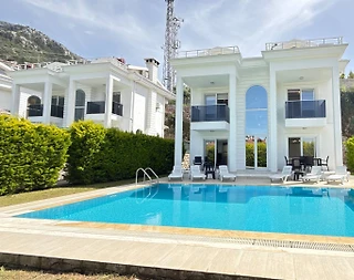 Fethiye Ölüdeniz'de Sakin Konumda, Özel Havuzlu, 4+1 Villa - 2