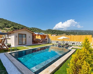 Kaş Sarıbelen'de Balayı Çiftlerine Uygun, Özel Havuzlu, Bahçeli Villa - 2