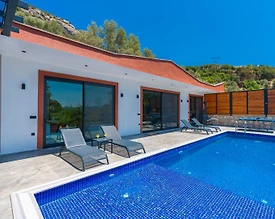 Kaş İslamlar'da Küçük Ailelere Uygun, Özel Havuzlu, Kiralık Villa - 2