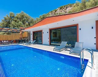 Kaş İslamlar'da Küçük Ailelere Uygun, Özel Havuzlu, Kiralık Villa - 1