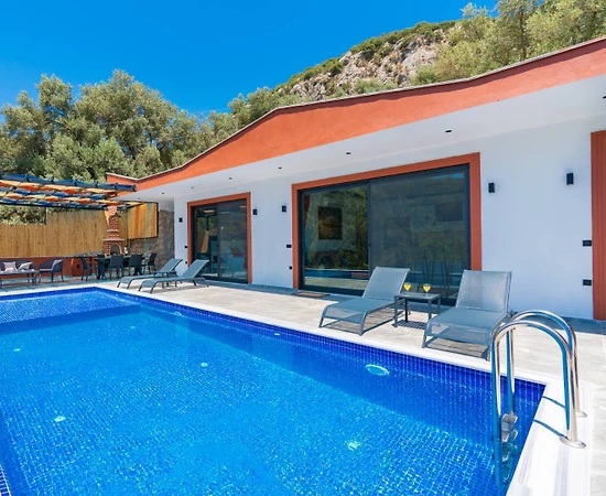 Kaş İslamlar'da Küçük Ailelere Uygun, Özel Havuzlu, Kiralık Villa - 1