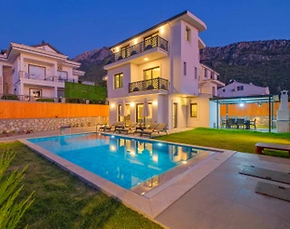 Fethiye Ölüdeniz'de Geniş Ailelere Uygun, Özel Havuzlu, 3+1 Villa - 1