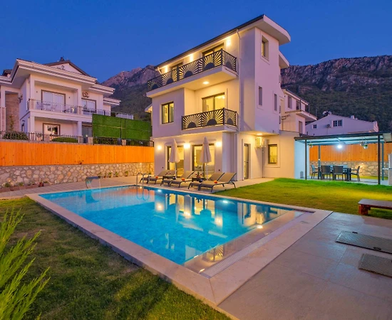 Fethiye Ölüdeniz'de Geniş Ailelere Uygun, Özel Havuzlu, 3+1 Villa - 1