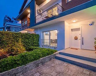 Fethiye Akarca'da Merkezi Konumda, Özel Havuzlu, Lüks Villa - 4