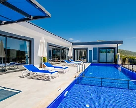 Kaş Sarıbelen'de Huzurlu Doğada, Isıtmalı Havuzlu, Modern Villa - 2
