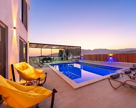 Muğla Seydikemer'de Modern Tasarımlı, Özel Havuzlu, Lüks Villa - 2