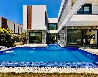 Aydın Kuşadası'nda Kalabalık Aileler İçin, Özel Havuzlu, Modern Villa - 2