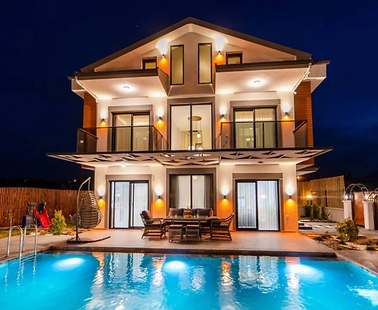 Muğla Seydikemer'de Sakin Konumda, Özel Havuzlu, Konforlu Villa - 1