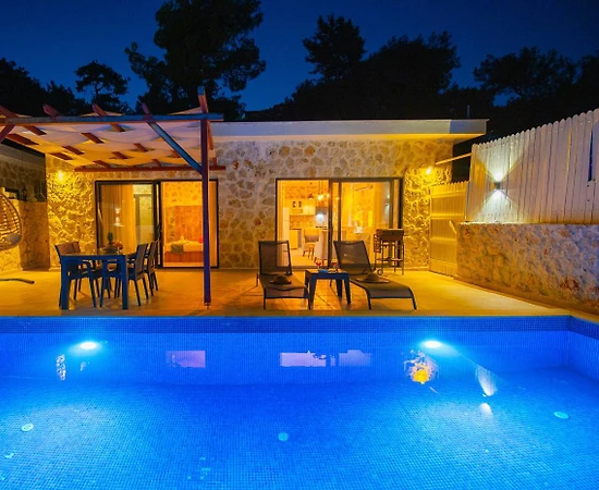 Kaş İslamlar'da Doğa İçerisinde, Özel Havuzlu, Konforlu Villa - 1