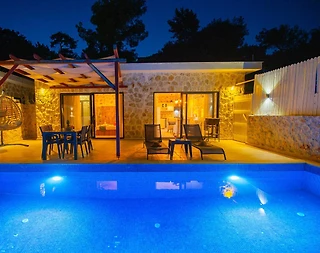 Kaş İslamlar'da Doğa İçerisinde, Özel Havuzlu, Konforlu Villa - 1