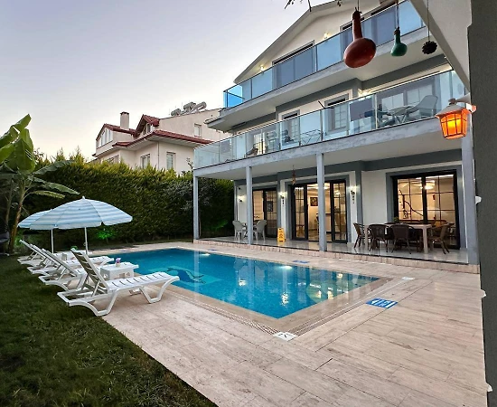 Muğla Fethiye'de Merkezi Konumda, Özel Havuzlu, Lüks Villa - 1
