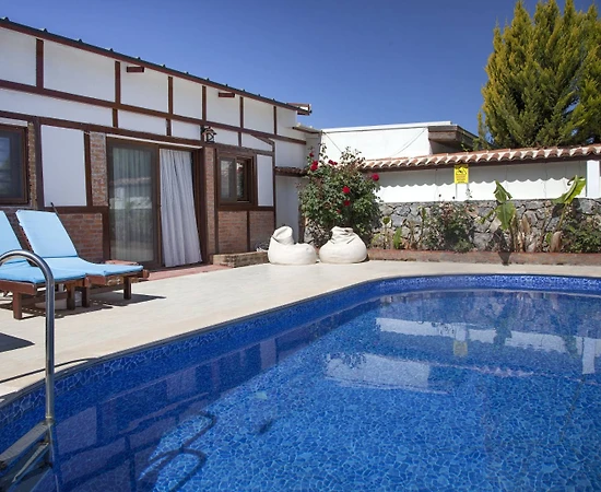 Fethiye Ölüdeniz'de Doğa İçerisinde, Özel Havuzlu, 7 Kişilik Villa - 1