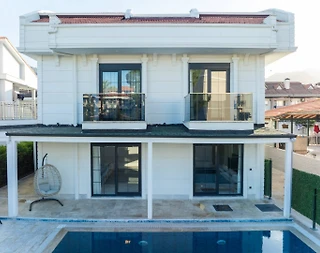 Marmaris İçmeler'de Merkezi Konumda, Özel Havuzlu, Plaja Yakın Villa - 1