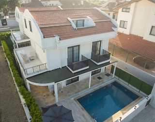 Marmaris İçmeler'de Merkezi Konumda, Özel Havuzlu, Plaja Yakın Villa - 3