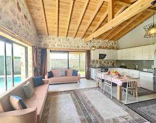 Muğla Seydikemer'de Şehirden Uzak Konumda, Özel Havuzlu, Şık Villa - 5