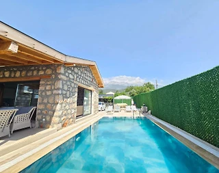 Muğla Seydikemer'de Şehirden Uzak Konumda, Özel Havuzlu, Şık Villa - 2