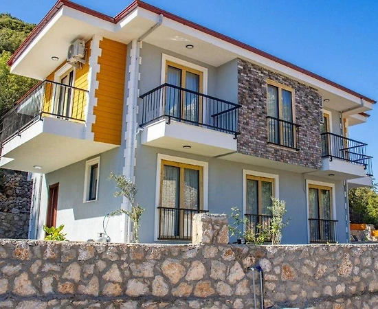 Marmaris Söğüt'te Merkeze Yakın Konumda, Özel Havuzlu, 4+1 Villa - 1