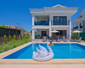Muğla Fethiye'de Muhteşem Doğada, Çocuk Oyun Alanlı, Lüks Villa - 2