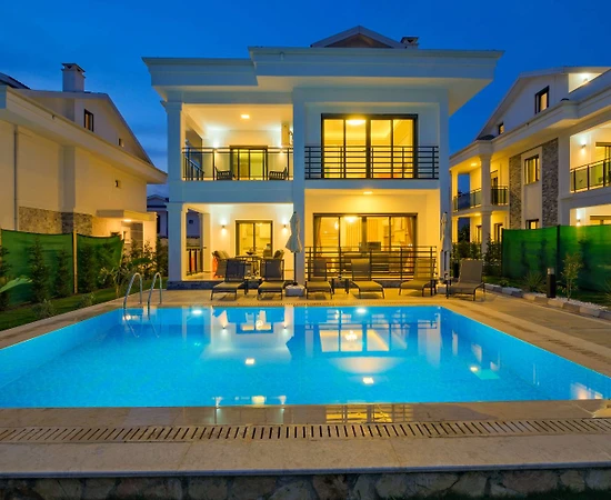 Muğla Fethiye'de Muhteşem Doğada, Çocuk Oyun Alanlı, Lüks Villa - 1