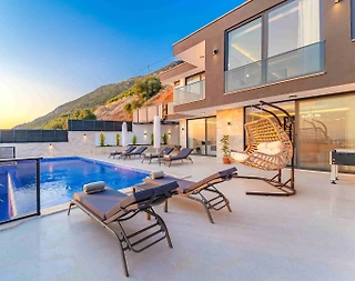 Kaş Kalkan'da Eşsiz Manzaralı, Özel Havuzlu, Lüks Villa - 1