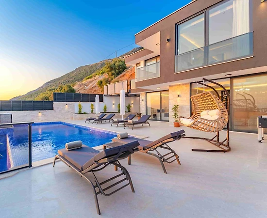 Kaş Kalkan'da Eşsiz Manzaralı, Özel Havuzlu, Lüks Villa - 1